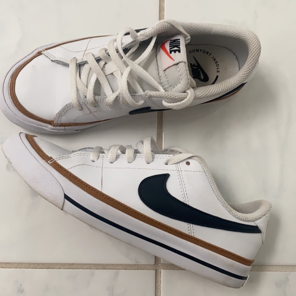 Like NEW Nike Court Legacy